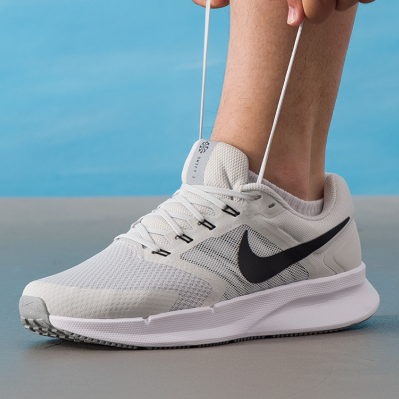 Nike Men's Run Swift 3 Breatha - Men Shoes Size Nike recensie en prijs